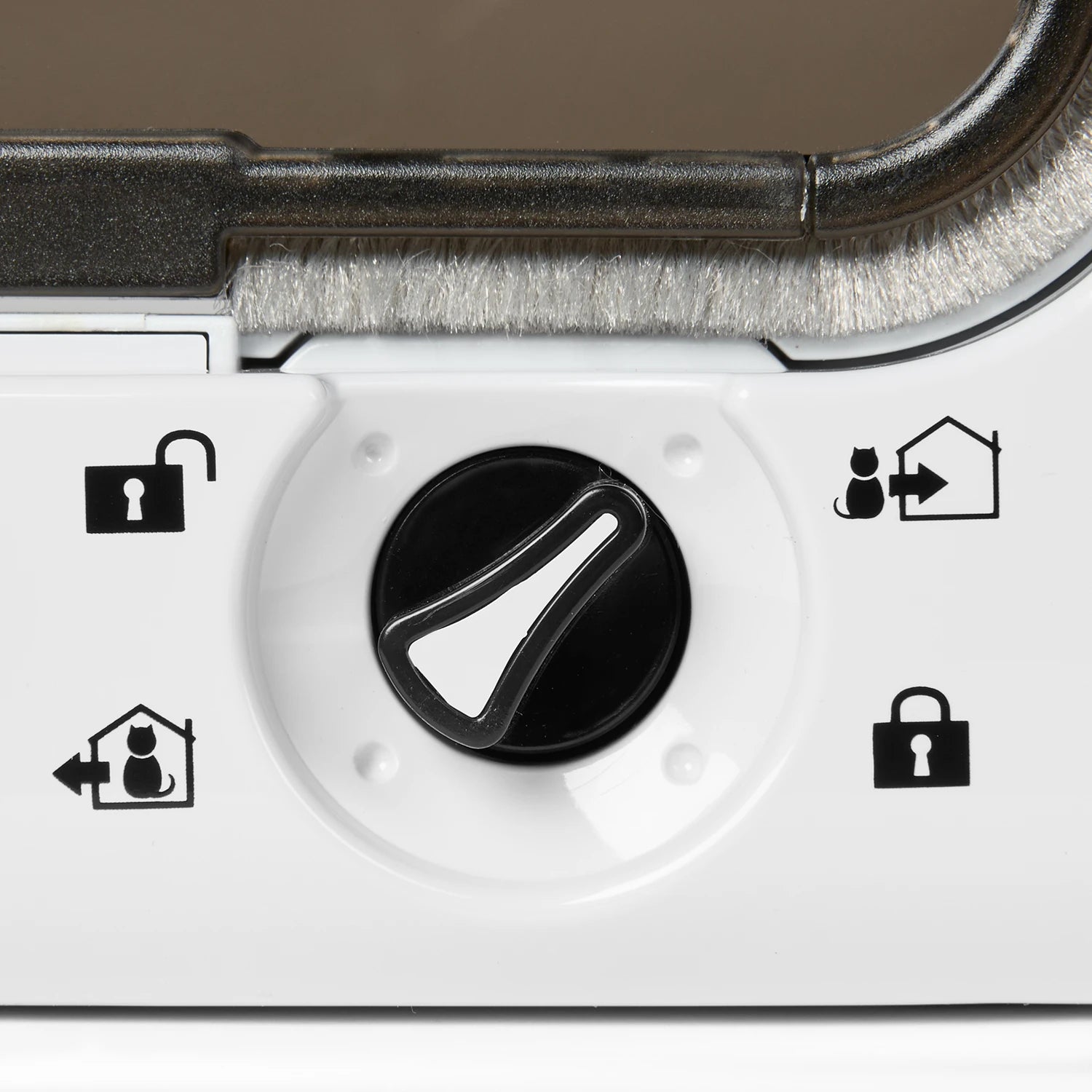 Control panel for the cat flap lock and symbols displaying the four different locking options on a white background